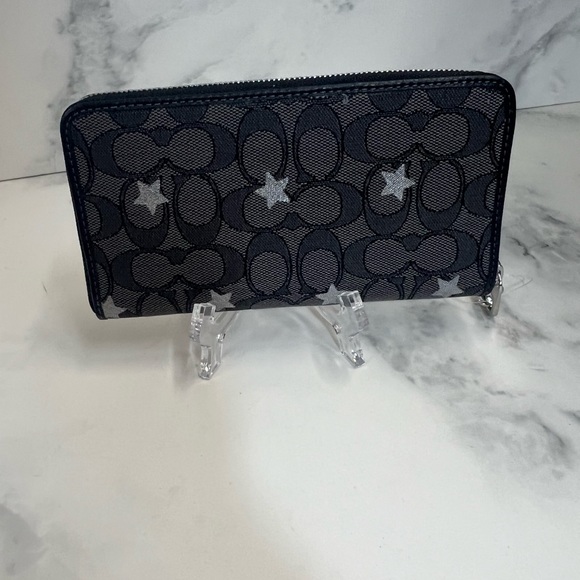 NWT Coach Dempsey LargePhone Wallet - Picture 2 of 4